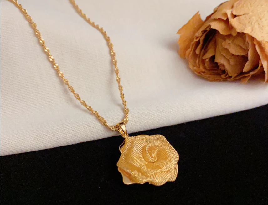 14 k Gold Rose Set