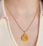 14 k Gold Rose Set